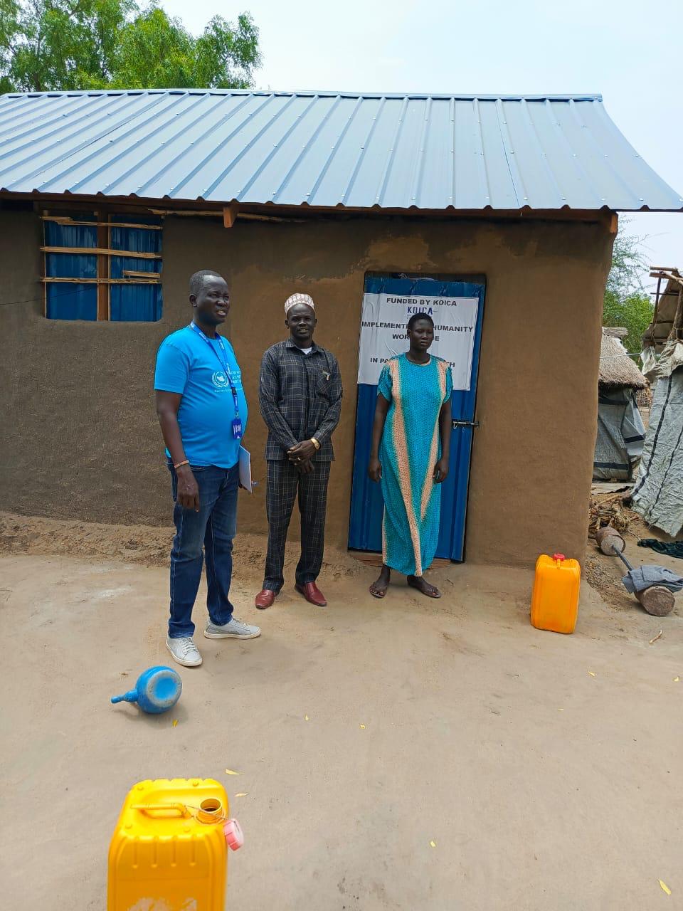 Transitional shelter for displaced families